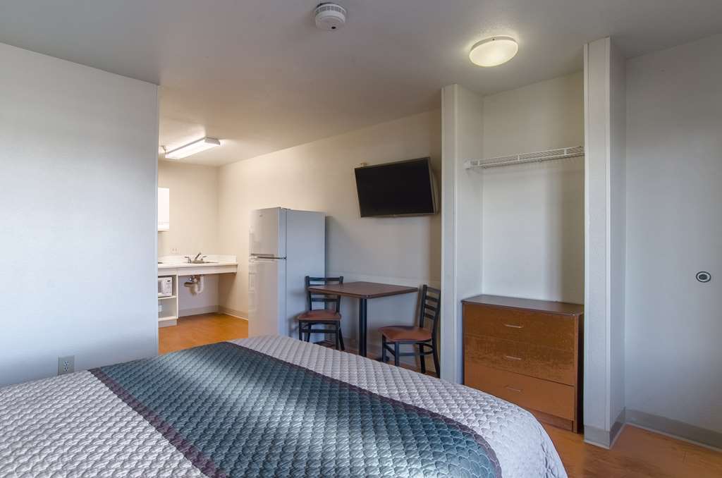 Hometowne Studios By Red Roof Denver - Airport/Орора Номер фото